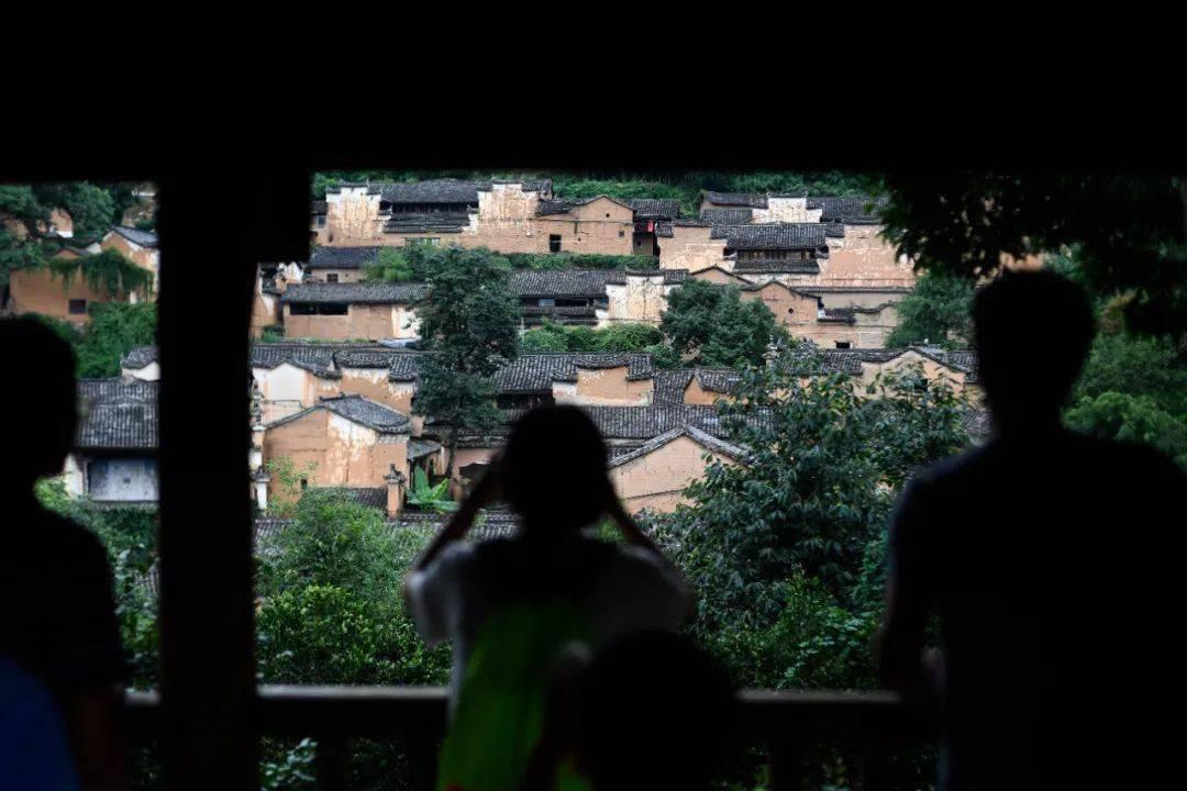 证监会：全面暂停限售股出借，坚决打击绕道减持、套现等行为