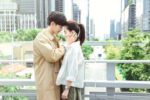 腊月三十除夕夜,“守完岁别急睡,枕下两物来年富”,指哪2物?