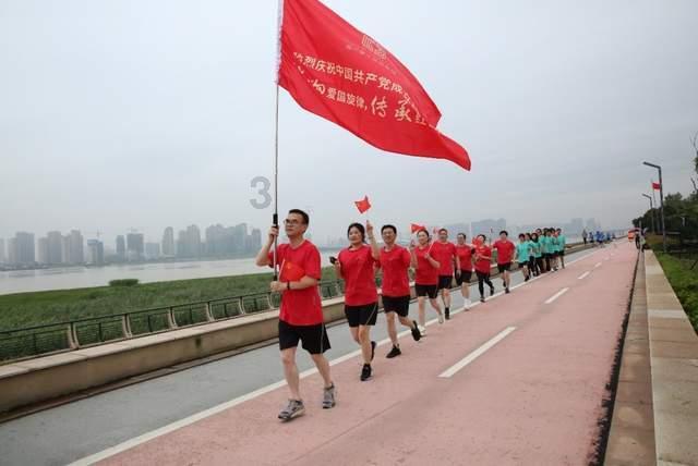 龙年游“龙”景，邀“宁”来邕行运一条龙！龙行龘龘玩耍地来啦！