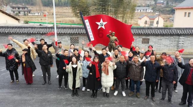 老爸临终前告诉子女水缸下有3万元，老一辈人为什么喜欢攒钱呢？