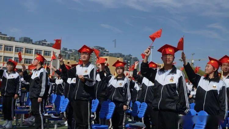 婆媳矛盾，丈夫站出来为妻子讲话。妻子会怎么样？游戏画面