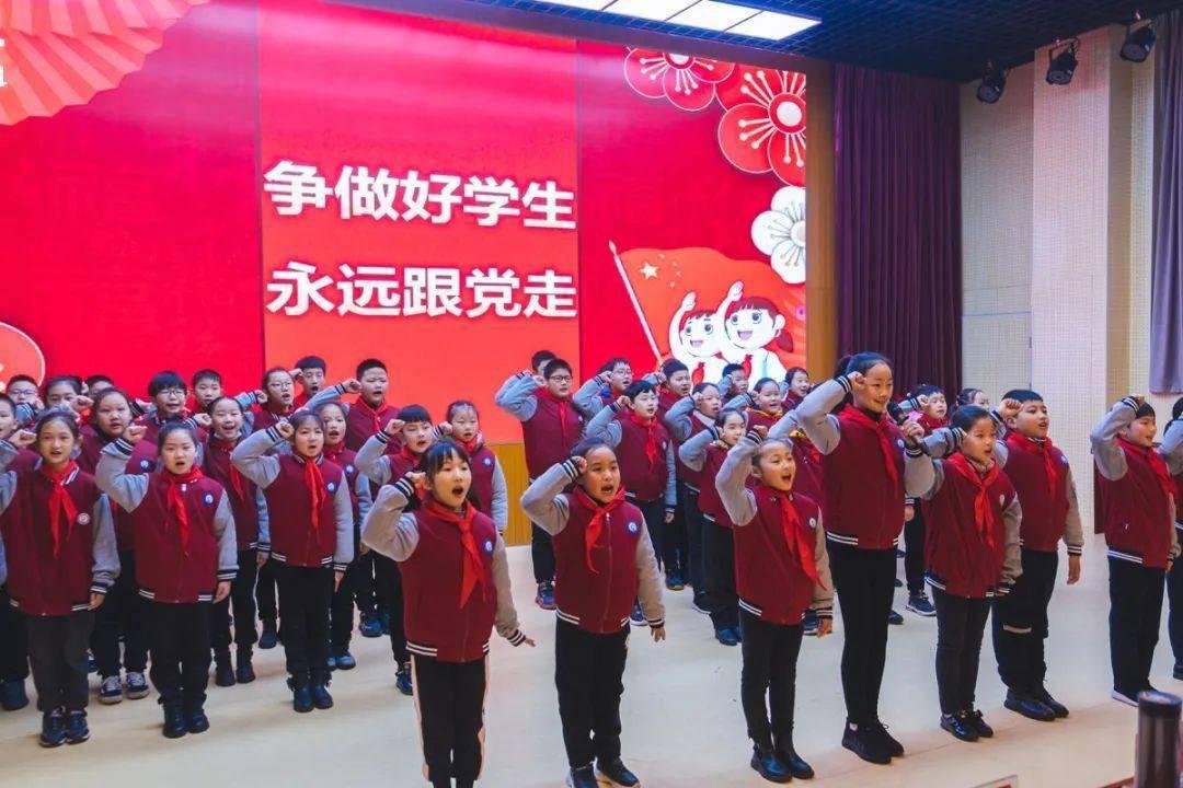 轮台:小小“爱心包”带给孩子无限快乐