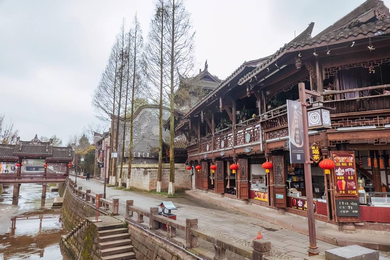 我想要走读但我妈担心我学坏怎么办，还说我年龄小？游戏画面